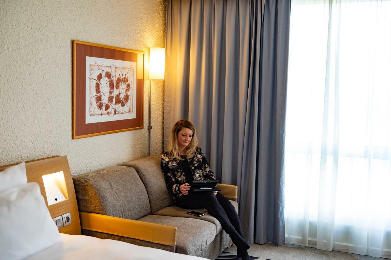 Hôtel Novotel Valenciennes Rouvignies Esterno foto